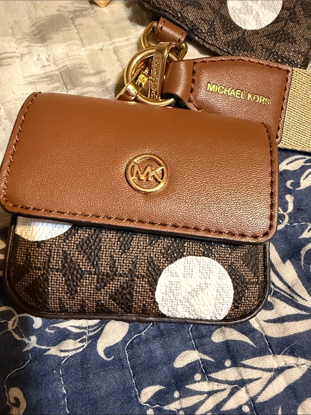 Michael Kors Brown Signature Polka Dot Crossbody Card & AirPods Case Set - Picture 2 of 6